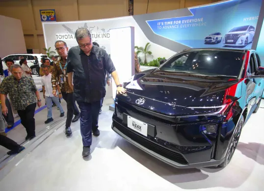 Menteri Koordinator Bidang Perekonomian, Airlangga Hartarto saat berkunjung ke GJAW 2025. (Sumber: Istimewa)