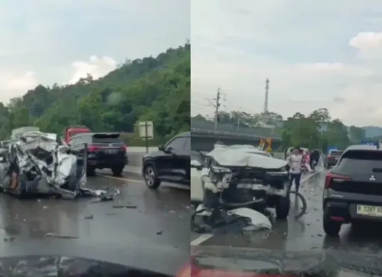 Mobil terlihat ringsek seusai kecelakaan di KM 112 Tol Purbaleunyi arah Jakarta, Selasa, 2 Desember 2025. (Sumber: X/@sigittony4)