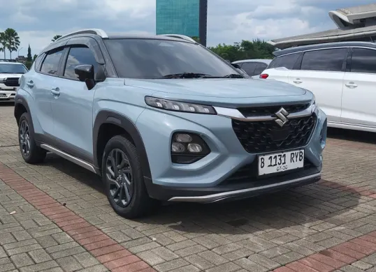 Redaksi Poskota berkesempatan menjajal Suzuki Fronx SGX untuk penggunaan harian. (Sumber: Poskota/Erwan Hartawan)