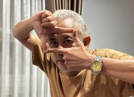 Kabar duka, aktor senior Epy Kusnandar, terkenal sebagai Kang Mus di 'Preman Pensiun', meninggal dunia pada 3 Desember 2025. (Sumber: Instagram/@epy_kusnandar_official)