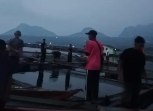 Tim SAR Gabungan diturunkan menyusuri Waduk Jatiluhur namun belum berhasil menemukan jasad korban. (Sumber: Istimewa)