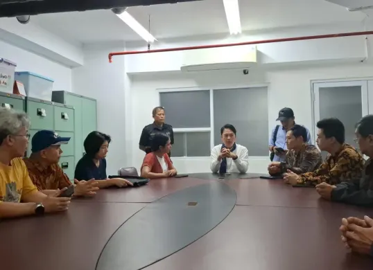 Perwakilan pemilik unit Apartemen Pluit Sea View mendatangi Komisi A DPRD Jakarta, Rabu, 3 Desember 2025. (Sumber: Dok. Istimewa)