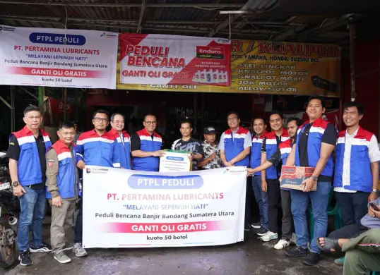 Pertamina Lubricants menyalurkan bantuan darurat untuk warga terdampak banjir di Sumatra Utara dan Sumatra Barat. (Sumber: PTPL)
