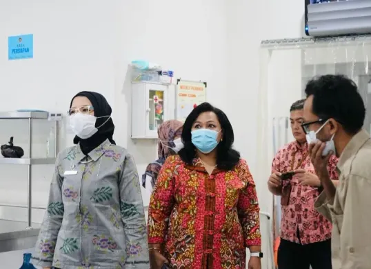 Kunjungan BGN ke SPPG Margomulyo Seyegan, Sleman, Yogyakarta. (Sumber: Dok. BGN)