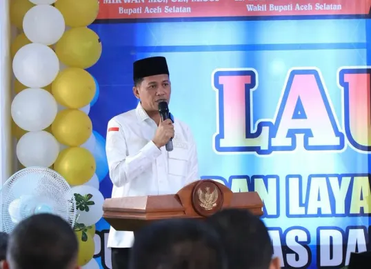 Bupati Aceh Selatan, Mirwan MS dipecat usai melakukan perjalanan umrah saat masyarakat di daerahnya masih berjuang menghadapi musibah banjir. (Sumber: Instagram/@h.mirwan_ms_official)