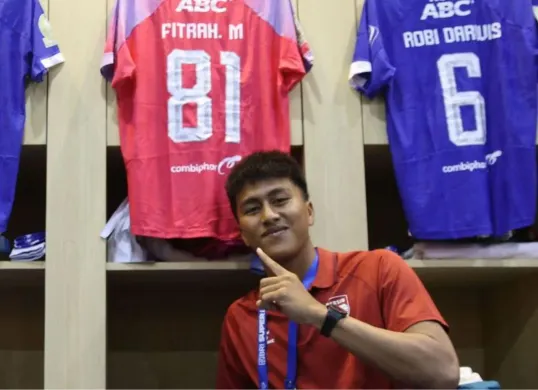 Fitrah Maulana, kiper muda Persib Bandung yang baru saja melakukan debut di tim senior. (Sumber: persib.co.id)