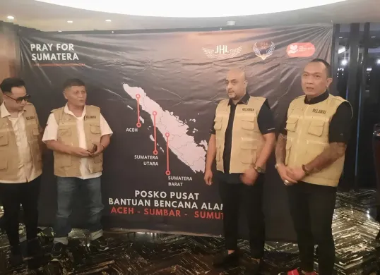 JHL Group, 234 SC bersama Yayasan JHL Merah Putih Kasih (JHL Foundation) menyalurkan bantuan kepada korban bencana banjir bandang dan tanah longsor di Sumbar, Sumut dan Aceh. (Sumber: Istimewa)