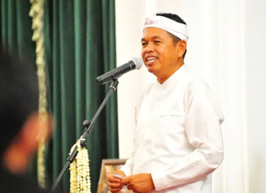 Potret Gubernur Jawa Barat, Dedi Mulyadi yang akan menerapkan larangan menebang pohon di wilayah Jawa Barat. (Sumber: Jabarprov)