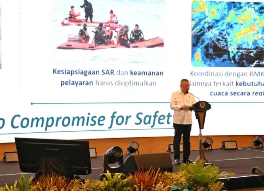 Menhub, Dudy Purwagandhi, saat memberikan arahan kepada jajaran menjelang masa Natal 2025 dan Tahun Baru 2026. (Sumber: Dok Kemenhub)