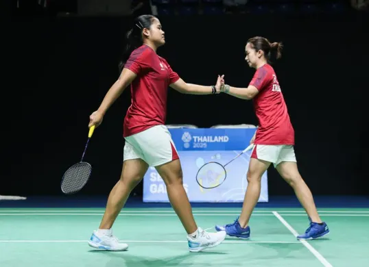 Tim beregu putri Indonesia saat menghadapi Malaysia di semifinal SEA Games 2025, Thailand. (Sumber: Dok/pbsi.id)