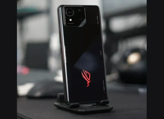 Hp ASUS ROG Phone 8 (Sumber: X/@harwigadget)