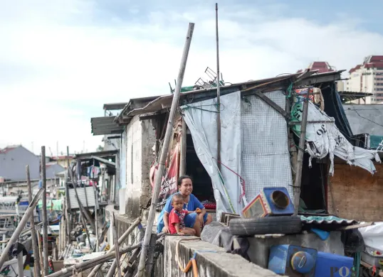 Nestapa Hidup dibalik Tanggul Laut Pesisir Jakarta