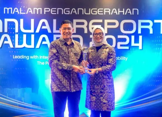 Bank Mandiri meraih Juara 1 Kategori BUMN Go Publik Keuangan pada ajang ARA 2024 di Gedung Bursa Efek Indonesia, Senin, 8 Desember 2025. (Sumber: Dok. Istimewa)