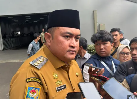 Bupati Bogor Rudy Susmanto bakal memberhentikan dua ASN Disdik yang melakukan perselingkuhan. (Sumber: Poskota | Foto: Giffar Rivana)