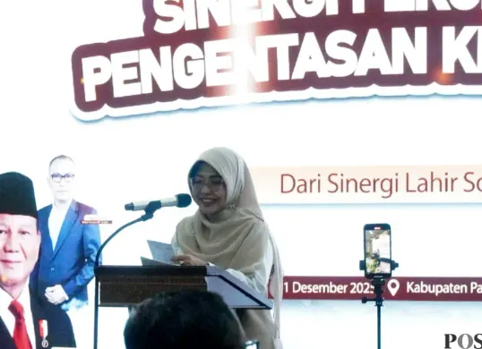 Bupati Pandeglang, Rd. Dewi Setiani saat peluncuran program SiTaskin di Gedung Pendopo Pandeglang, Kamis, 11 Desember 2025. (Sumber: POSKOTA | Foto: Samsul Fatoni)