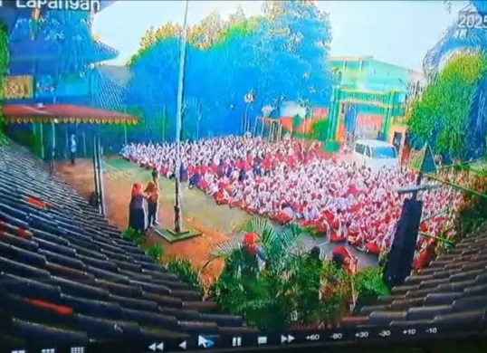 20 siswa jadi korban mobil MBG tabrak SDN Kalibaru 01, Cilincing, Jakut. (Sumber: Istimewa/Tangkapan Layar)