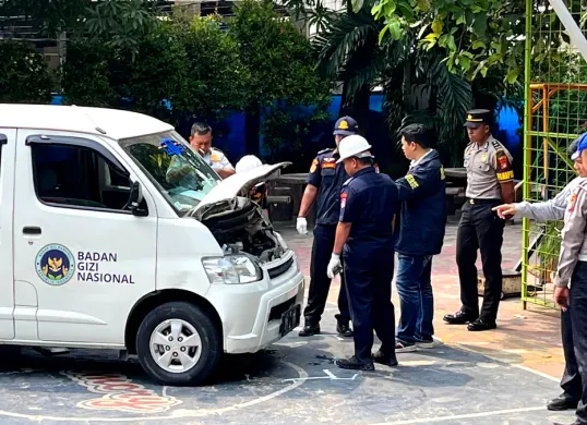 BGN mengevaluasi operasional kendaraan pembawa MBG buntut penabrakan. (Sumber: Poskota/M. Tegar Jihad)