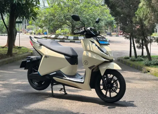 Review Alva N3, motor listrik futuristik dengan jarak tempuh hingga 140 Km. (Sumber: Poskota/Aldi Harlanda Irawan)