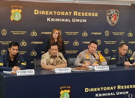 Konferensi pers Ditreskrimum Polda Metro Jaya terkait kasus dugaan penipuan dan penggelapan jasa wedding organizer (WO) by Ayu. (Sumber: POSKOTA | Foto: Ali Mansur)