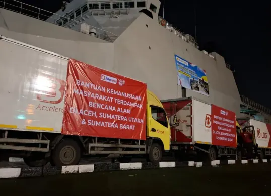 Alfamidi mengirimkan bantuan logistik kepada korban bencana di Sumatera. (Sumber: Dok. Alfamidi)