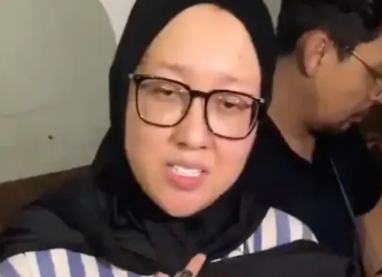 Potret Ayu Puspita yang kini ditahan Polda Metro Jaya atas kasus dugaan penipuan. (Sumber: X/@menggunakannya)