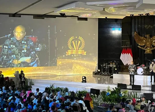 Ketua BK DPRD Jakarta, Yudha Permana memberi sambutan pada ajang BK Award 2025 di Ruang Rapat Paripurna, Gambir, Jakarta Pusat, Sabtu, 13 Desember 2025. (Sumber: Poskota/M. Tegar Jihad)