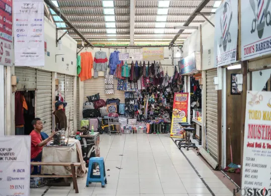 Suasana sepi Pasar Gondangdia, Menteng, Jakarta. (Sumber: Poskota/Bilal Nugraha Ginanjar)