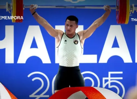 Rizki Juniansyah tambah emas bagi Indonesia di SEA Games 2025 dari cabor angkat besi. (Sumber: Instagram/@kemenpora)