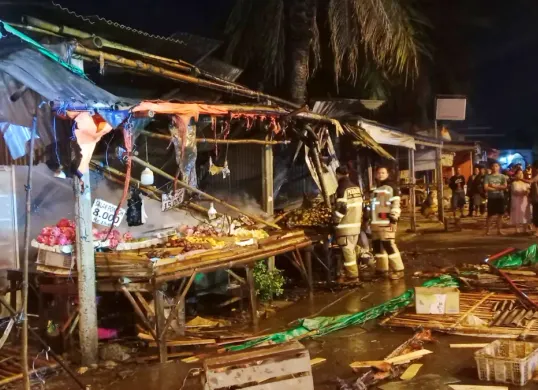Lapak buah di wilayah Sukamantri, Kecamatan Pasar Kemis terbakar. (Sumber: BPBD Kabupaten Tangerang)