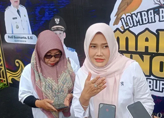 Kadisbudpar Kabupaten Bogor, Ria Marlisa menargetkan 15 juta wisatawan saat libur Nataru. (Sumber: Poskota/Giffar Rivana)