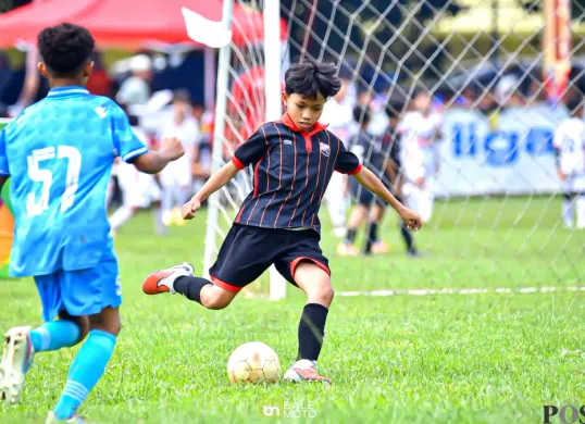 Tim Sekolah Sepak Bola (SSB) UNI Bandung Class 2014. (Sumber: Poskota/Gatot Poedji Utomo)