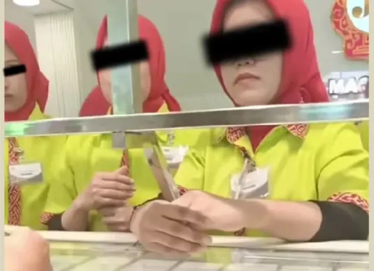 Viral! pembeli protes toko emas minta tambahan uang (Sumber: TikTok/@mermaidaquariumgirl)