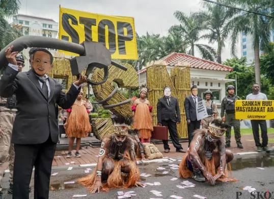 Aksi Teatrikal Tolak PSN Kebun Tebu di Merauke