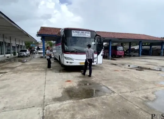 Suasana di Terminal Mandala, Kabupaten Lebak pada Kamis, 18 Desember 2025. (Sumber: POSKOTA | Foto: Samsul Fatoni)