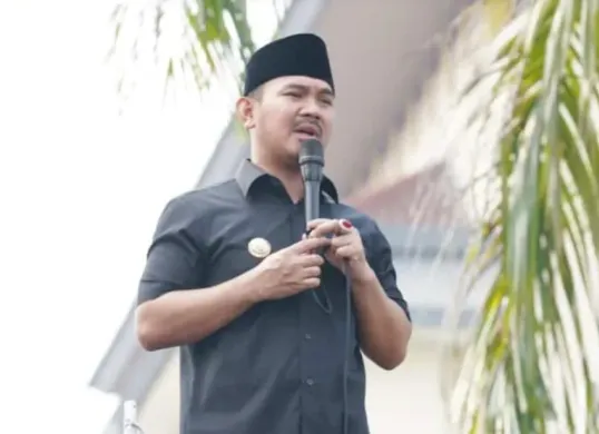 Bupati Bekasi, Ade Kuswara Kunang, terjaring dalam operasi tangkap tangan (OTT) yang dilakukan Komisi Pemberantasan Korupsi (KPK). (Sumber: Instagram/@ade_kuswara_kunang)