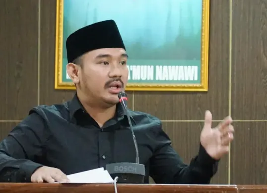 Bupati Bekasi, Ade Kuswara Kunang, terjaring dalam Operasi Tangkap Tangan (OTT) Komisi Pemberantasan Korupsi (KPK), pada Kamis malam, 18 Desember 2025. (Sumber: Instagram/@ade_kuswara_kunang)