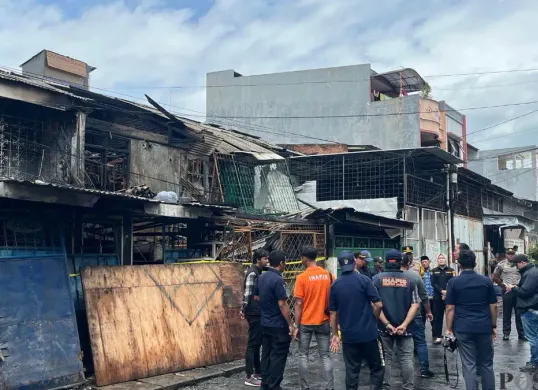 Kondisi rumah dan gudang aksesoris di Jalan Lindung Pasar Baru, Pejagalan, Penjaringan, Jakarta Utara, Jumat, 19 Desember 2025. (Sumber: Poskota/Pandi Ramedhan)
