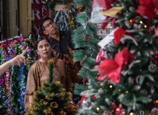 Aneka Pernak Pernik Natal dan Tahun Baru di Pasar Pagi Asemka