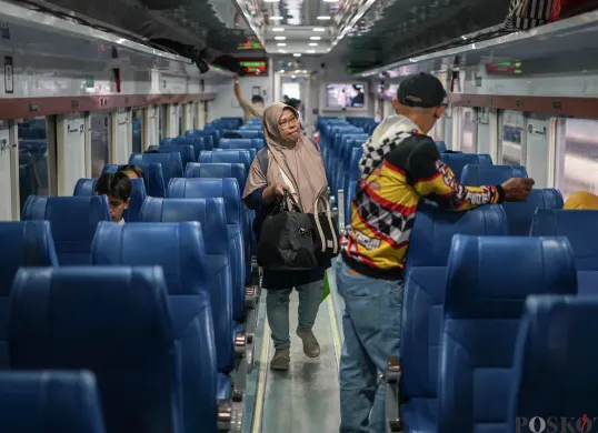 Tiket kereta api lebaran 2026 dapat dipesan H-45 sebelum tanggal keberangkatan. (Sumber: Poskota/Bilal Nugraha Ginanjar)