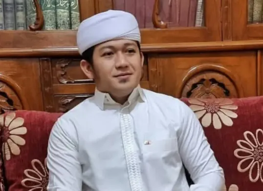 Ustadz Zaky Mubarok pernah terseret sejumlah kontroversi yang viral di media sosial. (Sumber: Instagram/@zakymubarok.almadinah)