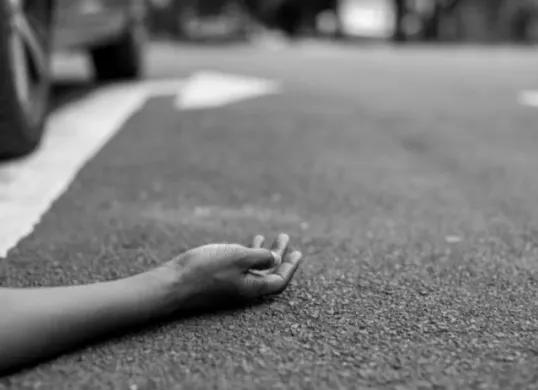 Ilustrasi - Tragedi bus di Tol Semarang, 16 tewas, 17 luka. Identitas korban telah diungkap polisi. Termasuk empat orang warga Kota Bogor. Baca selengkapnya. (Sumber: Freepik/rawpixel.com)