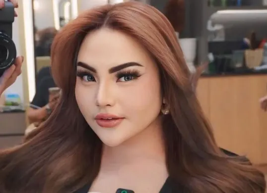 Siapa Inisial S? Nama yang Dibahas Lisa Mariana–Dinar Candy Kini Dikaitkan dengan RK dan Jadi Sorotan Publik (Sumber: Instagram)