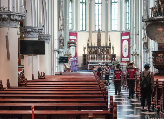 Sterilisasi dan Persiapan Gereja Katedral Jelang Natal 2025
