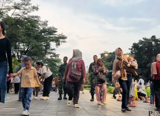 Pengunjung Kota Tua, Tamansari, Jakarta Barat, saat Natal, Kamis, 25 Desember 2025. (Sumber: Poskota/Pandi Ramedhan)