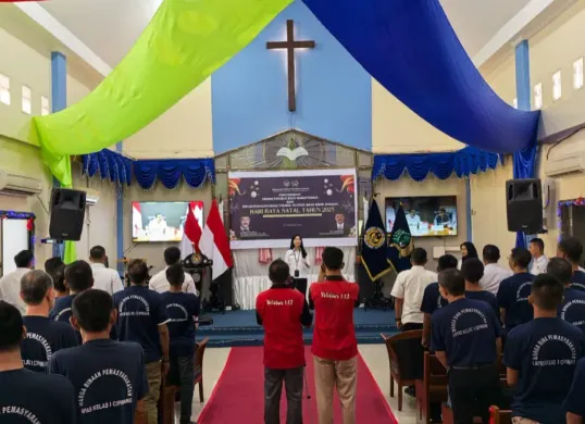 Lembaga Pemasyarakatan (Lapas) Kelas I Cipinang memberikan Remisi Khusus Natal 2025 kepada 138 Warga Binaan Kristiani pada Kamis, 25 Desember 2025. (Sumber: Lapas Cipinang)