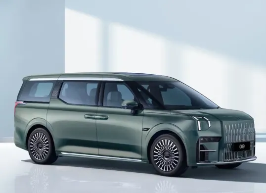 Mobil Zeekr 009 sempat dipasarkan di Indonesia. (Sumber: Dok. Zeekr)