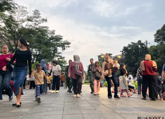 Suasana kawasan Kota Tua saat libur Nataru, Kamis, 25 Desember 2025. (Sumber: Poskota/Pandi Ramedhan)