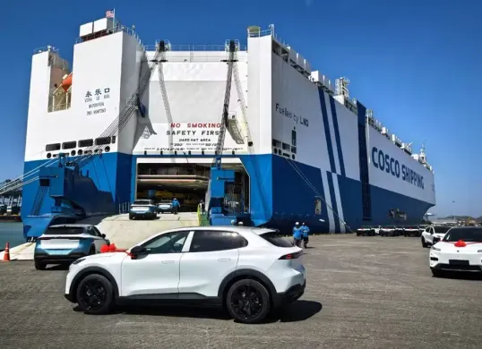 Ekspor kendaraan Changan dari fasilitas produksinya di Thailand ke pasar Eropa. (Sumber: CNevpost)