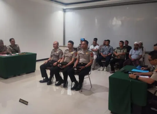 Sidang disiplin tiga anggota Polsek Parungpanjang di Polres Bogor. (Sumber: Dok. Polres Bogor)
