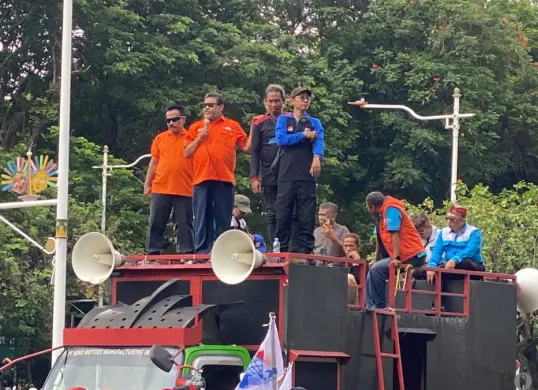 Ketua Konfederasi Serikat Pekerja Indonesia (KSPI) Said Iqbal menyebut gaji wartawan di Jakarta lebih rendah dibanding upah buruh pabrik panci di Karawang, Jawa Barat. (Sumber: Poskota/Ali Mansur)